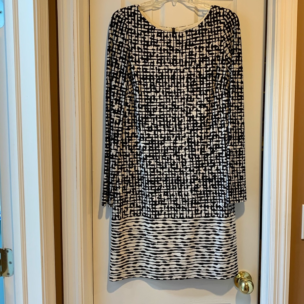 Pretty long-sleeved dress
